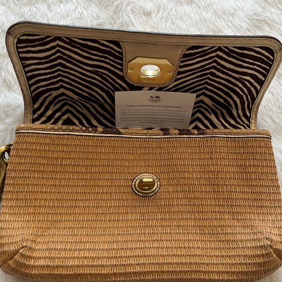 Coach Clutch straw color - Picture 5 of 5